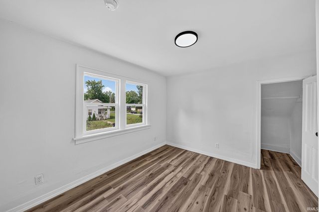 1335 E Dayton Street, South Bend, IN 46613