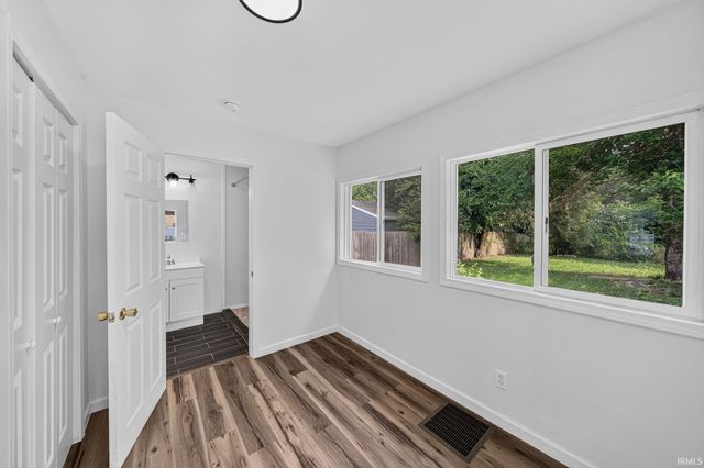 1335 E Dayton Street, South Bend, IN 46613