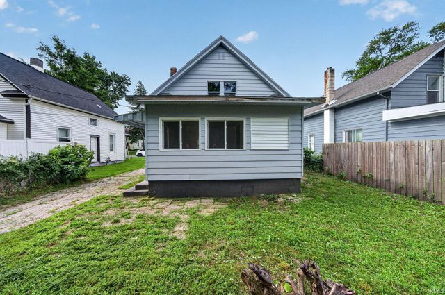 1335 E Dayton Street, South Bend, IN 46613