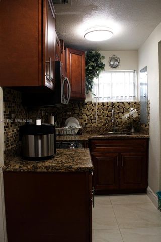 3520 NW 99th St, Miami, FL 33147