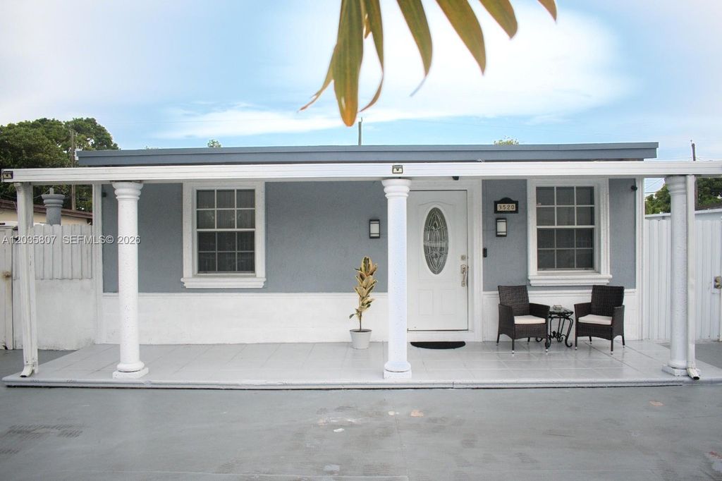 3520 NW 99th St, Miami, FL 33147