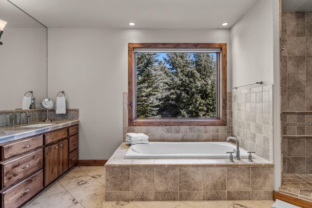 61548 Tam McArthur Loop, Bend, OR 97702