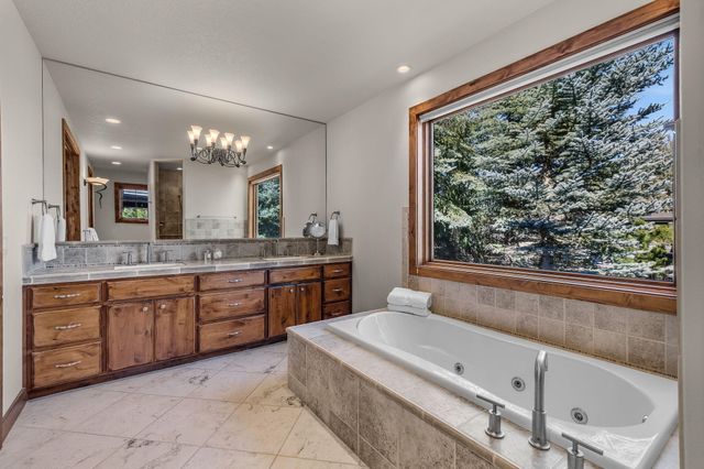 61548 Tam McArthur Loop, Bend, OR 97702