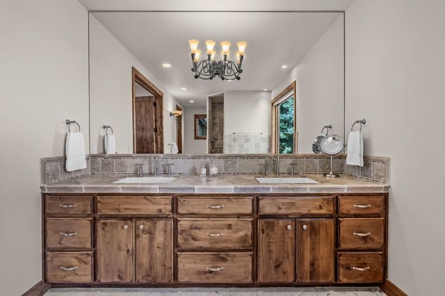 61548 Tam McArthur Loop, Bend, OR 97702