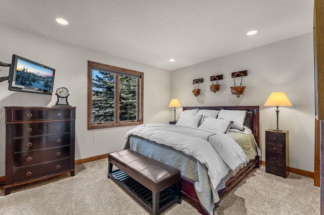 61548 Tam McArthur Loop, Bend, OR 97702