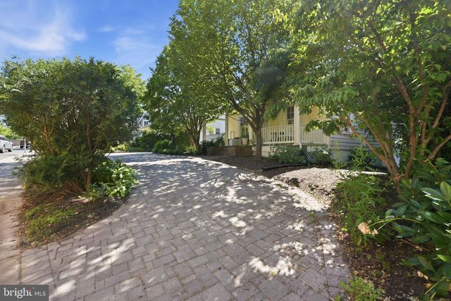 6814 BROOKVILLE RD, Chevy Chase, MD 20815