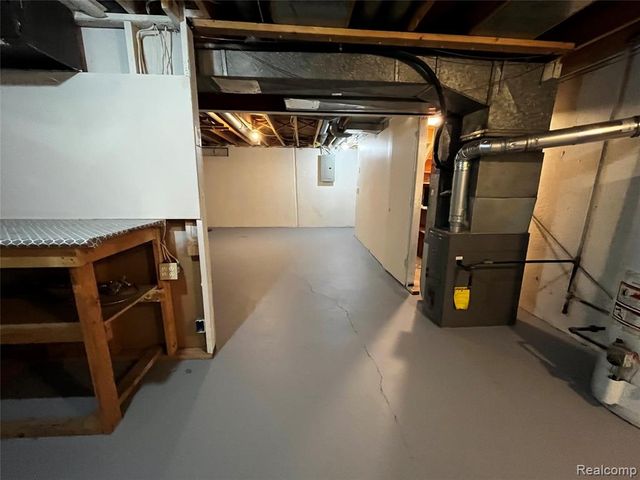 25899 New Forest Court Court, Chesterfield, MI 48051