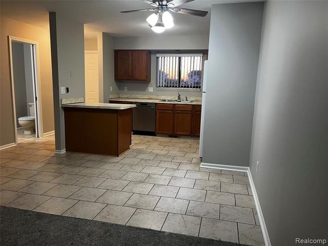 25899 New Forest Court Court, Chesterfield, MI 48051