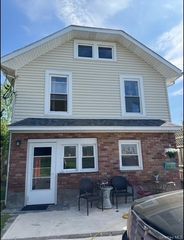 25 Auburn Avenue 1, Bay Shore, NY 11706