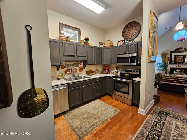 2733 Knob Creek Lane, Knoxville, TN 37912