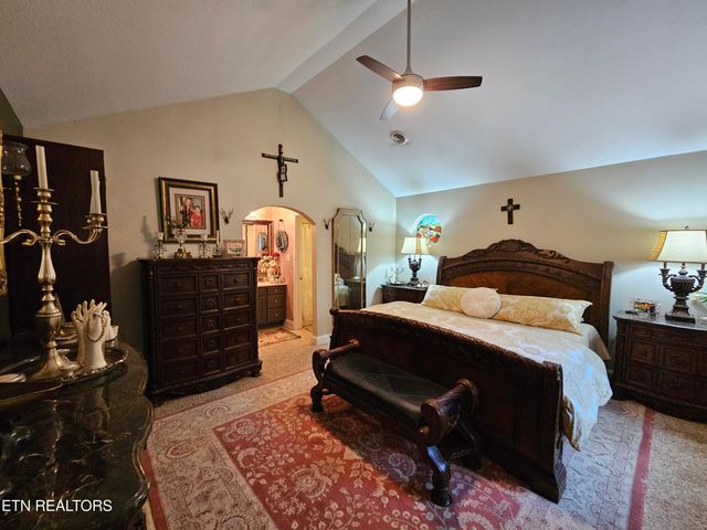 2733 Knob Creek Lane, Knoxville, TN 37912