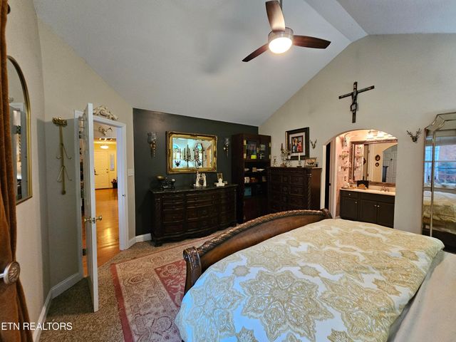 2733 Knob Creek Lane, Knoxville, TN 37912