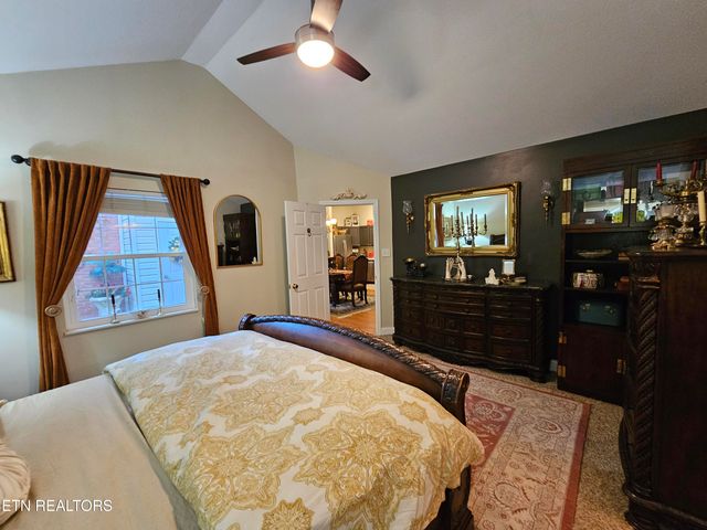 2733 Knob Creek Lane, Knoxville, TN 37912