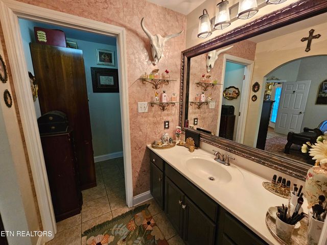 2733 Knob Creek Lane, Knoxville, TN 37912