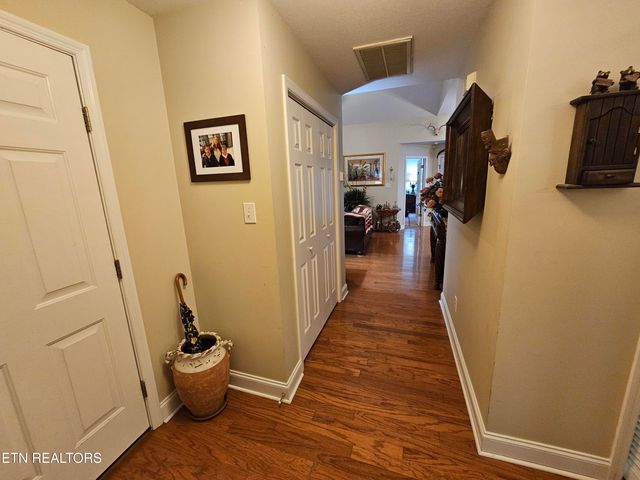 2733 Knob Creek Lane, Knoxville, TN 37912