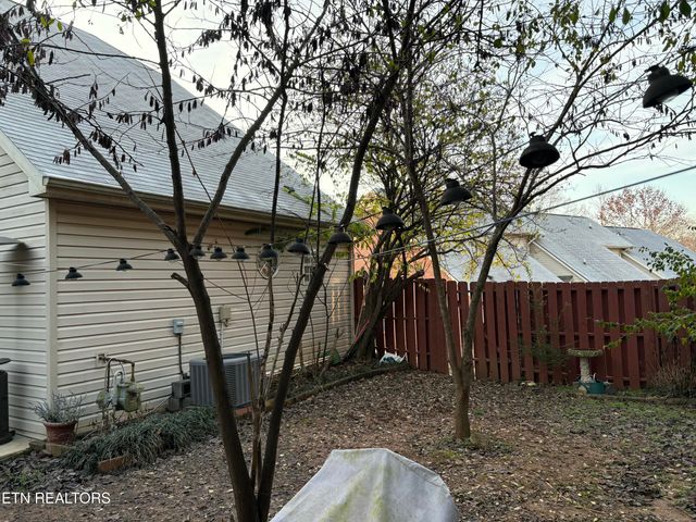 2733 Knob Creek Lane, Knoxville, TN 37912