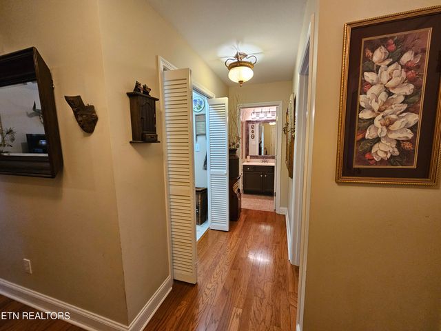 2733 Knob Creek Lane, Knoxville, TN 37912