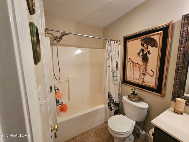 2733 Knob Creek Lane, Knoxville, TN 37912