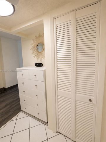2780 NE 183rd St 810, Aventura, FL 33160