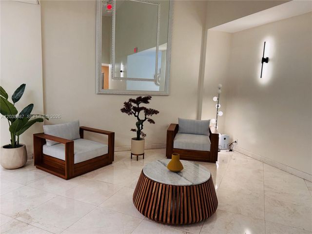 2780 NE 183rd St 810, Aventura, FL 33160