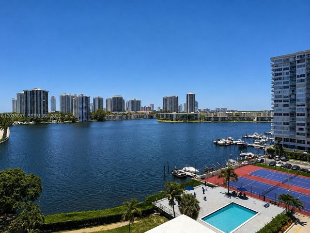 2780 NE 183rd St 810, Aventura, FL 33160