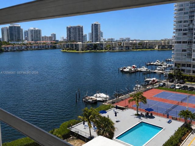 2780 NE 183rd St 810, Aventura, FL 33160