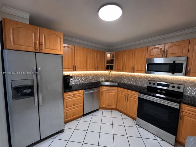 2780 NE 183rd St 810, Aventura, FL 33160