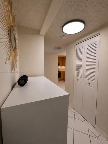 2780 NE 183rd St 810, Aventura, FL 33160