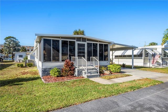 204 Harvest LN, North Fort Myers, FL 33917