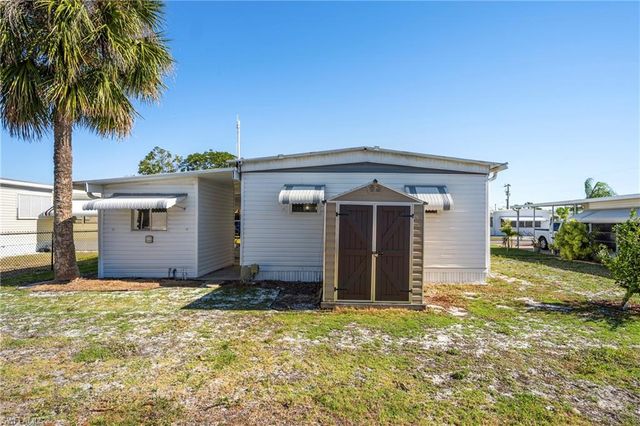 204 Harvest LN, North Fort Myers, FL 33917