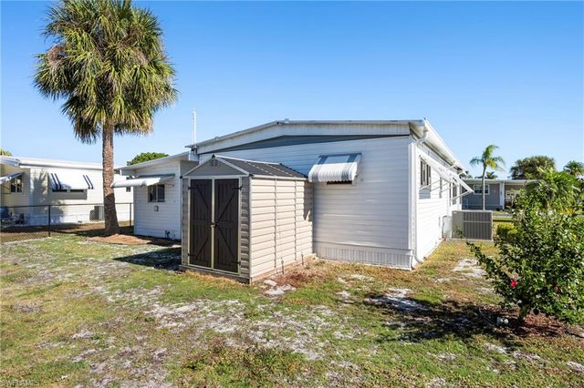 204 Harvest LN, North Fort Myers, FL 33917