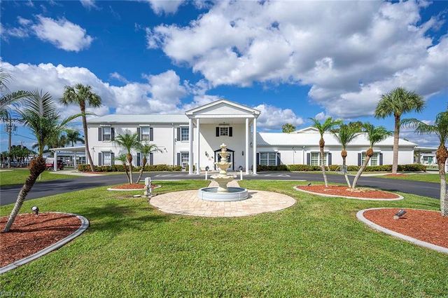 204 Harvest LN, North Fort Myers, FL 33917