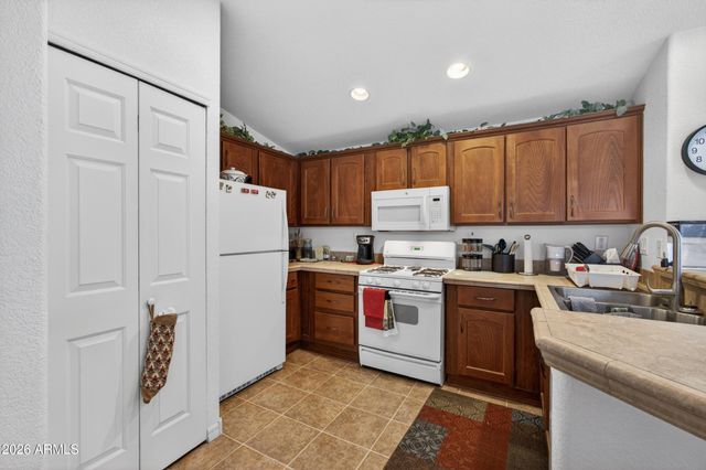 2701 E ALLRED Avenue 16, Mesa, AZ 85204