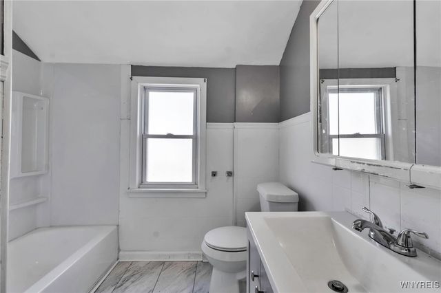 9304 Cayuga Drive, Niagara Falls, NY 14304