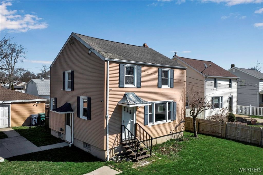 9304 Cayuga Drive, Niagara Falls, NY 14304