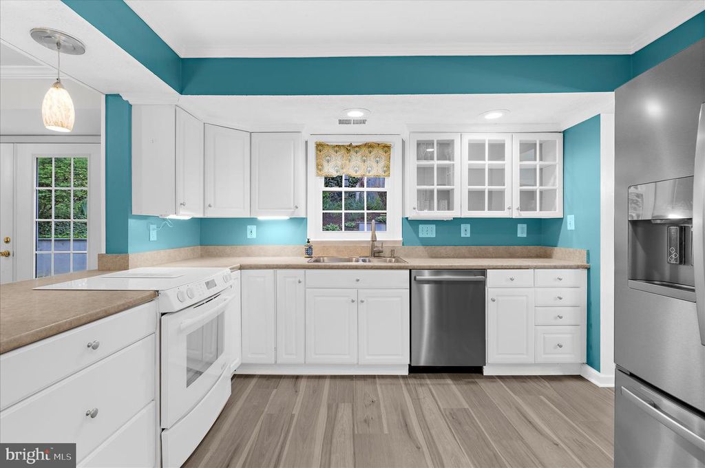 Image 13 of property listing at 1126 NEPTUNE PL, Annapolis, MD 21409