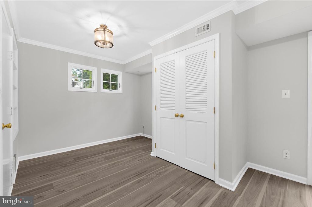 Image 18 of property listing at 1126 NEPTUNE PL, Annapolis, MD 21409