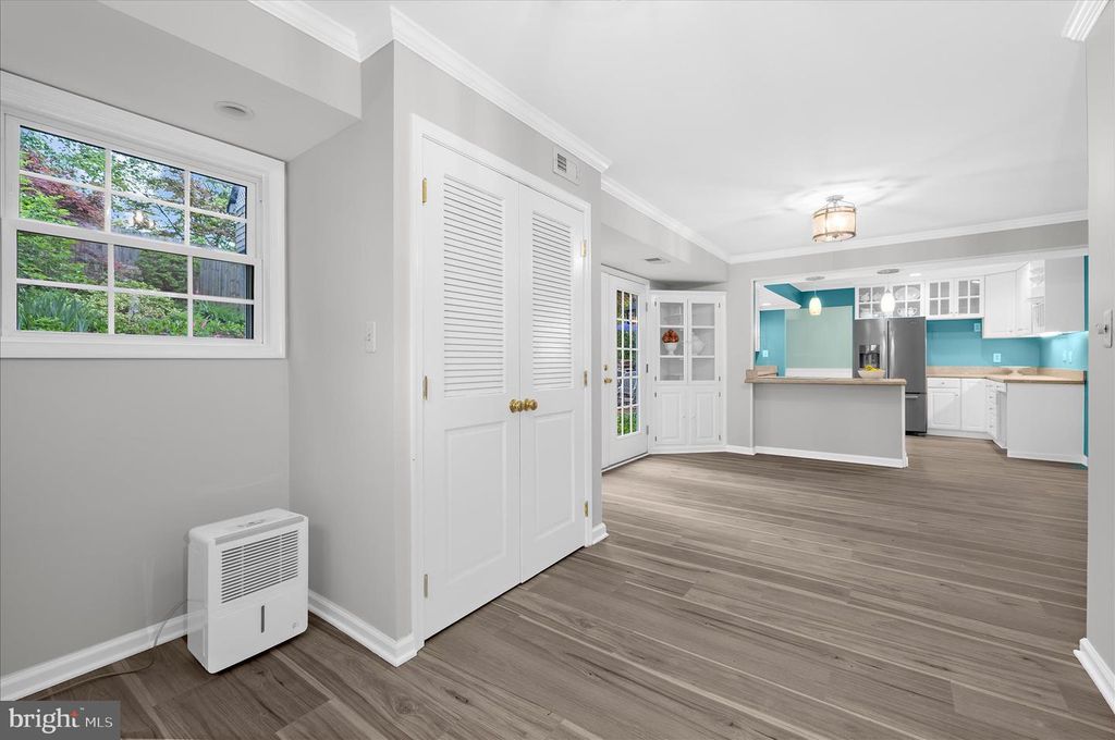 Image 19 of property listing at 1126 NEPTUNE PL, Annapolis, MD 21409