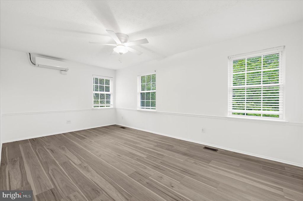 Image 27 of property listing at 1126 NEPTUNE PL, Annapolis, MD 21409