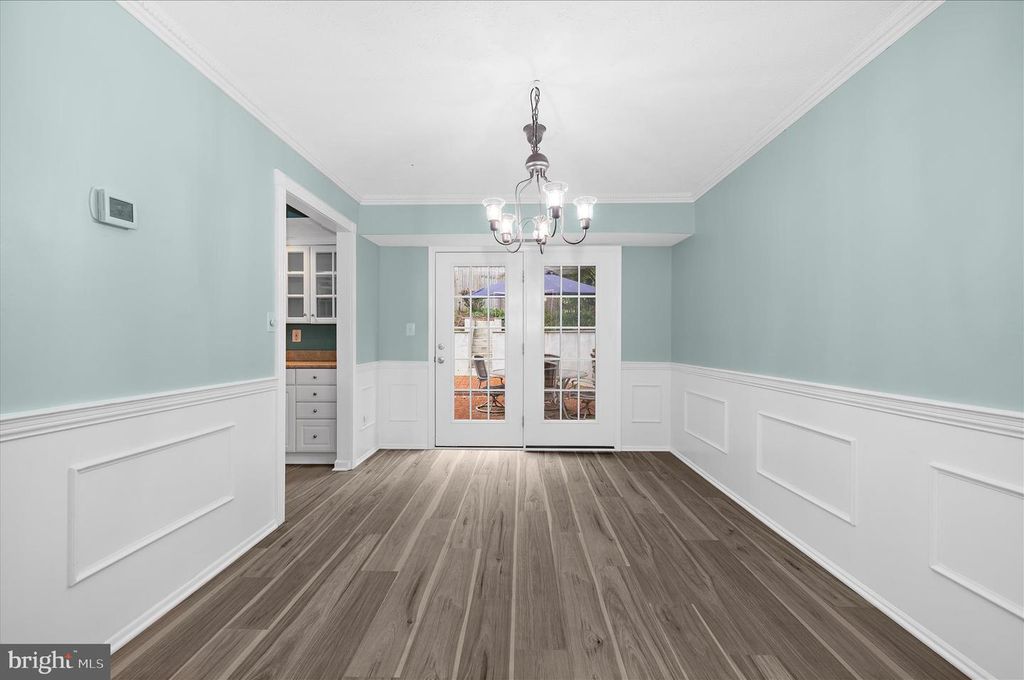 Image 3 of property listing at 1126 NEPTUNE PL, Annapolis, MD 21409