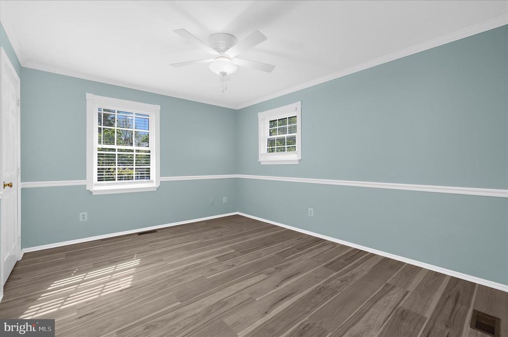 Image 31 of property listing at 1126 NEPTUNE PL, Annapolis, MD 21409