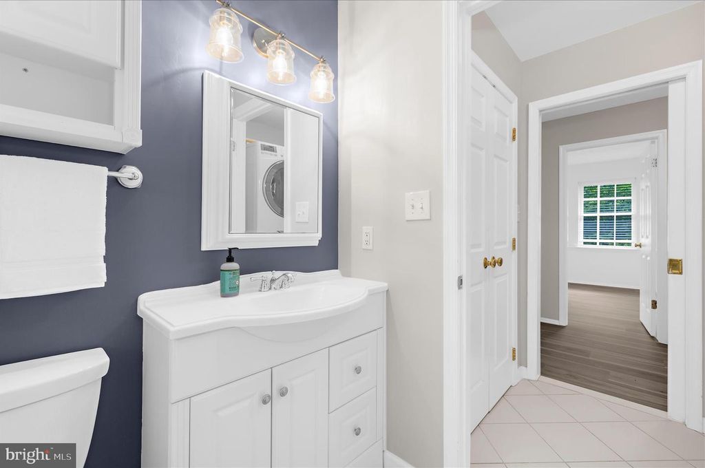 Image 34 of property listing at 1126 NEPTUNE PL, Annapolis, MD 21409