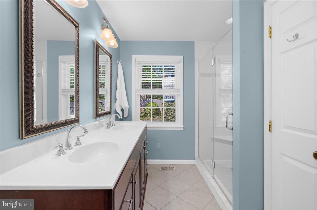 Image 39 of property listing at 1126 NEPTUNE PL, Annapolis, MD 21409