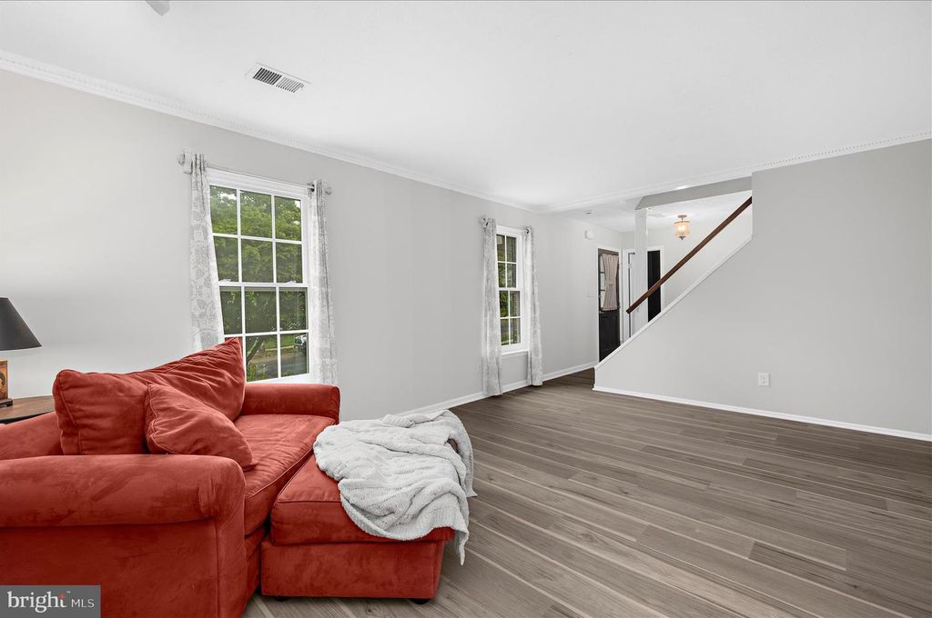 Image 7 of property listing at 1126 NEPTUNE PL, Annapolis, MD 21409