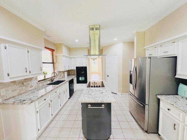 20402 Sunny Shores Dr, Humble, TX 77346