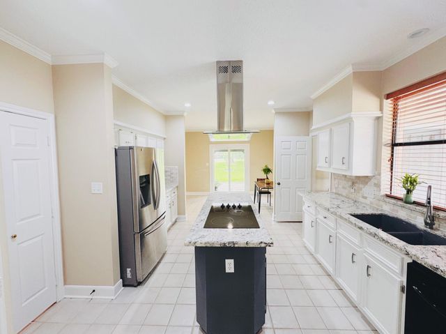 20402 Sunny Shores Dr, Humble, TX 77346
