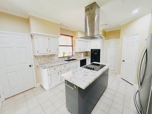 20402 Sunny Shores Dr, Humble, TX 77346
