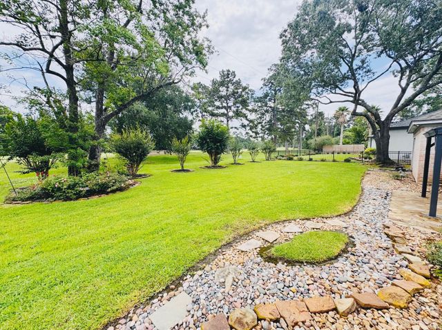 20402 Sunny Shores Dr, Humble, TX 77346