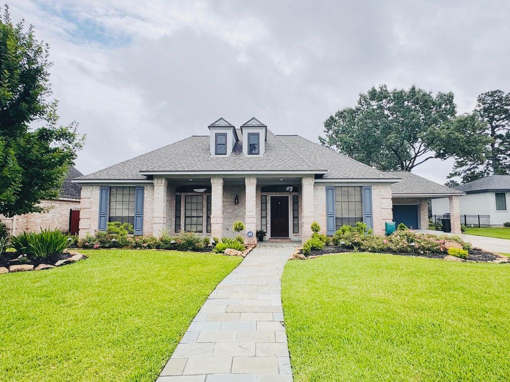 20402 Sunny Shores Dr, Humble, TX 77346