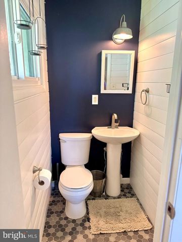 132 YORKSHIRE DR, Mechanicsburg, PA 17055
